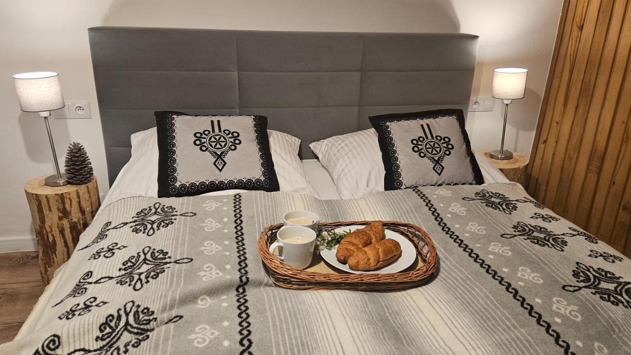 Apartament Klasyczny Z Widokiem Na Giewont กอสเชียลิสกอ ภายนอก รูปภาพ